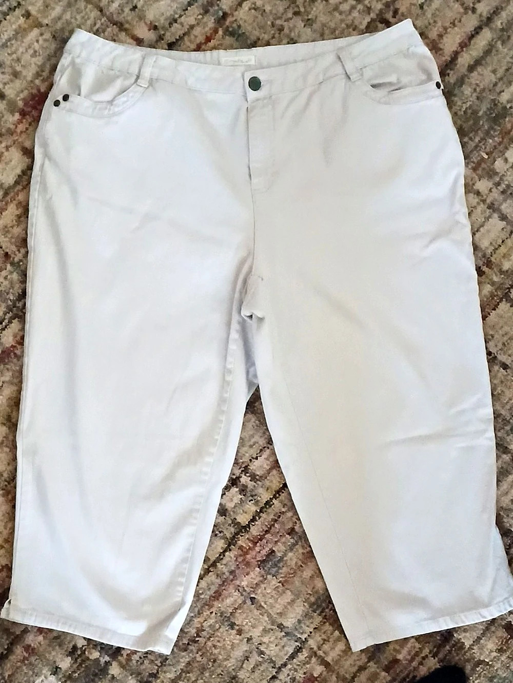 Living Planet Capri Off White Size 18W